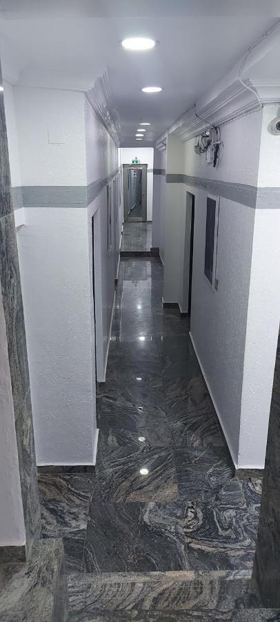 Rush Hotel & Apartments Lagos Esterno foto